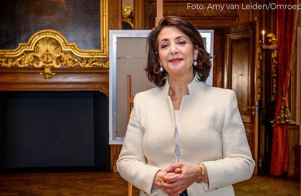 Kamervoorzitter Khadija Arib staat model